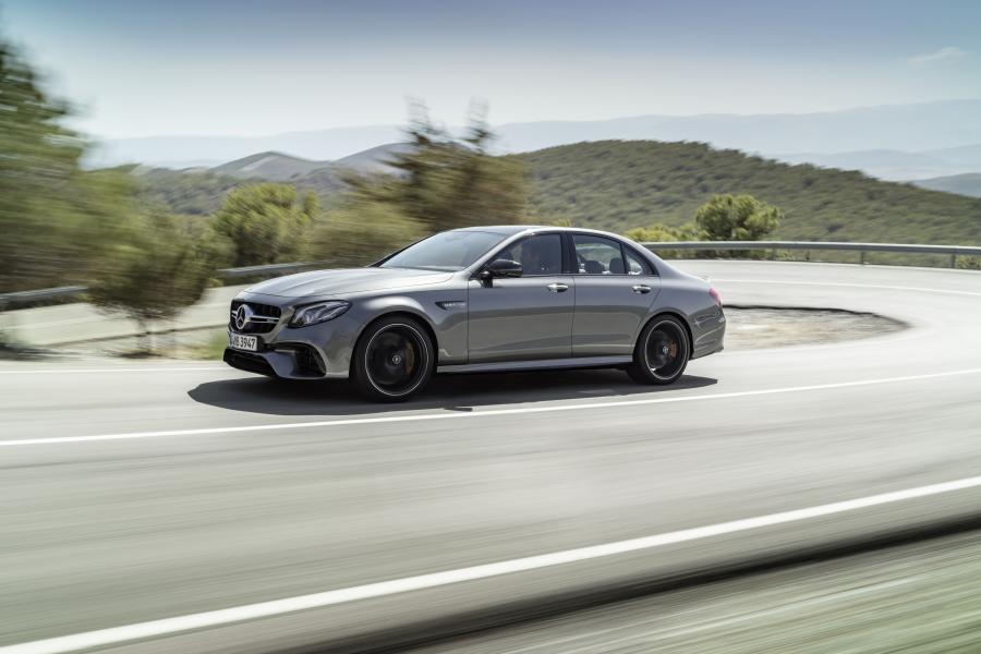  Mercedes-AMG E63 S 4Matic 2017 года  (WW) (фото 12 из 52)